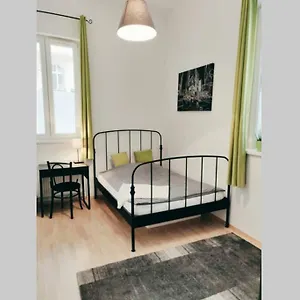 Apartament Amadeus - Tram Station To The Opera 2 Mins Away, Wiedeń